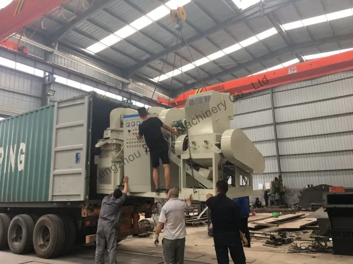 envoyer la machine de granulation de fil de câble au conteneur