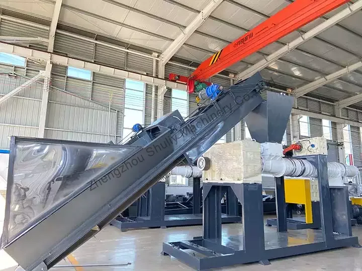 conveyor for PP PE materials feeding