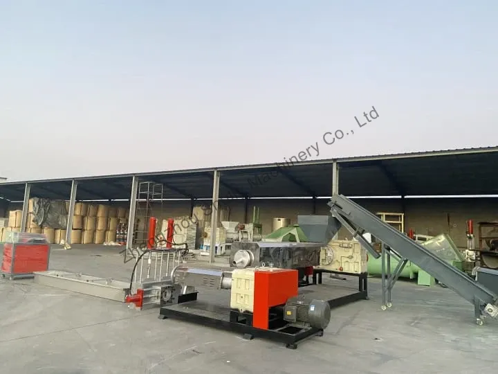 overview of whole plastic granulating machine